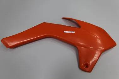 Пластик передний правый J1/J5/J5pro  J1F17OR